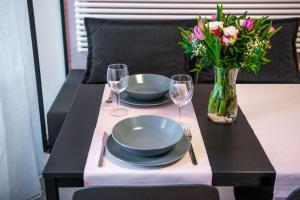 Sunny home with cute dragon in the center+parking