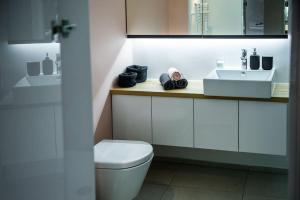 Sunny home with cute dragon in the center+parking