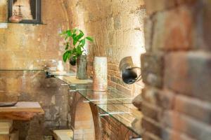 朝ドラのロケ地 信楽焼きの窯元に泊まれます 無料駐車場有 4人まで宿泊可能