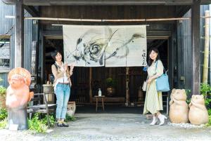 朝ドラのロケ地 信楽焼きの窯元に泊まれます 無料駐車場有 4人まで宿泊可能