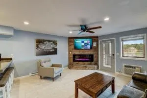 WFC Lakefront Views Family or Romance - Lake Delton