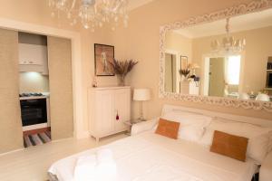 White Florence Suite