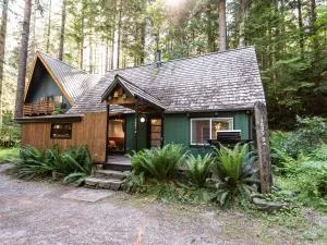 Birdhouse Cottage - Maple Falls