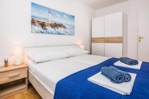 Apartments by the sea Vir - 18586