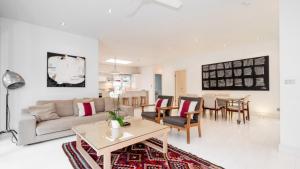 Pearl Beach House