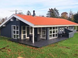 Three-Bedroom Holiday home in Hemmet 30 - Humble