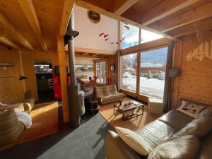 Chalets Chalet Les Carroz d'Araches, 5 pieces, 8 personnes - FR-1-572-32 : photos des chambres