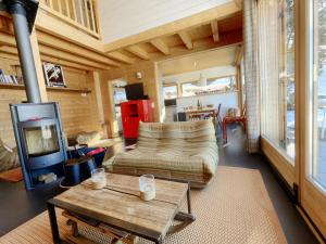 Chalets Chalet Les Carroz d'Araches, 5 pieces, 8 personnes - FR-1-572-32 : photos des chambres