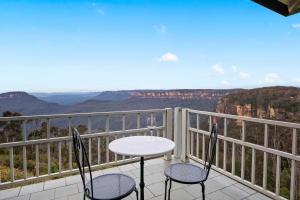 3 Lilianfels Ave, Katoomba NSW 2780, Australia.