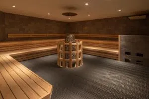 奈良ロイヤルホテル (Nara Royal Hotel)