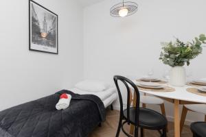 Elekcyjna Apartments with Balcony Warsaw by Renters