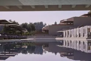 Celestial All Suites - Karavádhos