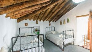 Huerta La Lapa Cañete la Real by Ruralidays