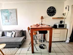 Appartements La Bulle Bleue - Parking-Terrasse-aeoport-MEET : photos des chambres