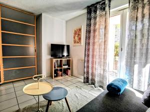 Appartements La Bulle Bleue - Parking-Terrasse-aeoport-MEET : photos des chambres