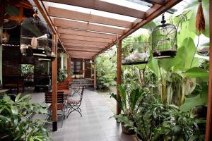 Ndalem Maharani Guest House