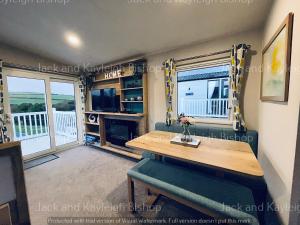 3-Bedroom Holiday Home with Valley Views