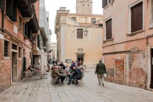 Delightful Apartment at 5 mins from Rialto Bridge
