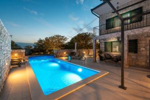 Stone villa Didovi Snovi with heated pool