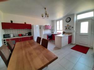 MAISON LONGERE LES CAMELIAS