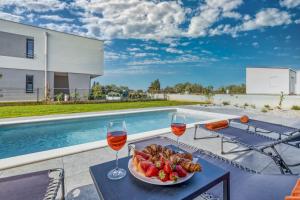 Holiday House Lipa with Private Pool