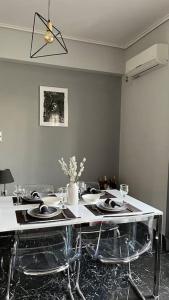 Beautiful apartment next to metro station