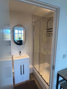 Abbotsbury 1 bed studio opposite UWE free parking