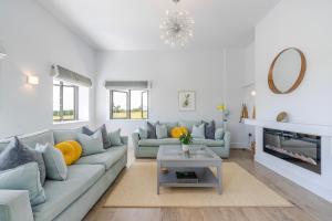 The Grove - Converted Cattle Barn