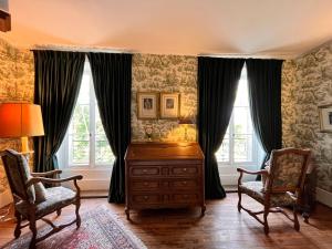 B&B / Chambres d'hotes Chateau de Picheny - B&B Esprit de France : Suite - Vue sur Jardin