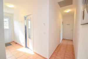 Maisons de vacances CHARMANTE MAISON CLIMATISEE AVEC PISCINE : photos des chambres