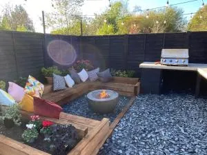 Tipsy Cottage with fire-pit and BBQ - Bisterne