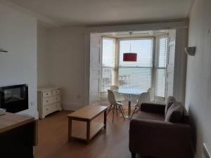Beautiful Seafront 1 bedroomed apartment