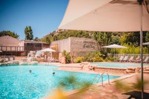 Campings Rives d'Arc : photos des chambres