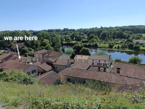 Maisons de vacances Chateau-une - a Beautiful historic medieval holiday rental. : photos des chambres