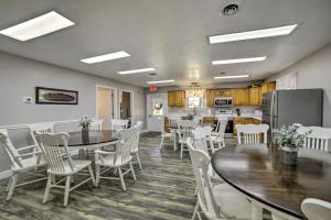 Near Mines and Meadows Spacious Home with Game Room