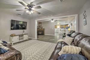 Near Mines and Meadows Spacious Home with Game Room