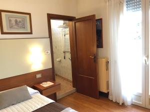 Camera Matrimoniale/Doppia con Letti Singoli con Terrazza