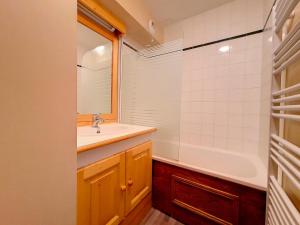Appartement skis aux pieds, 4 personnes, balcon sud - FR-1-344-854
