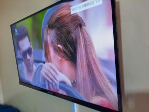 Lolas Nest along the Highway - Free Parking, Wifi, Netflix & Rooftop views