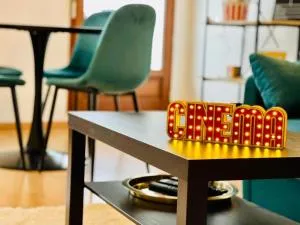 En mode cinéma! Hyper centre ville avec terrasse - 勒库德赖