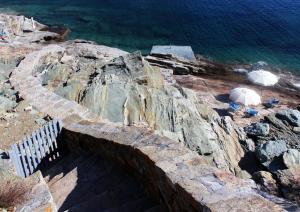 Romantic and cozy house on the waterfront in Koundouros, Kea