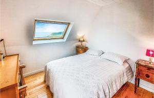 Maisons de vacances Awesome Home In Plouarzel With House Sea View : photos des chambres