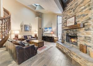 3 Bedroom Condominium #506 room in Silver King