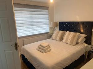 Beautiful 4 bedroom home 3 bathrooms, Excellent location, Family, Group, Corporate, Contractor