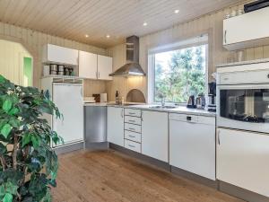 Three Bedroom Holiday home in Humble 1