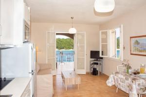 Windward Suite at Captains Guesthouse