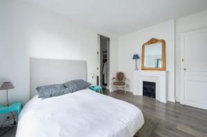 In front of The Sacre Cœur - 2 bedrooms with elevator