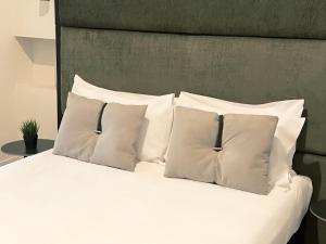 Deluxe Double Room room in Sydney Boutique Hotel