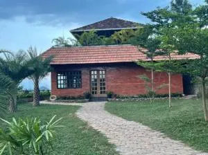 Oxy Valley Resort - Varagampadi