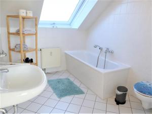 Kuschelige Dachgeschosswohnung am Clarapark